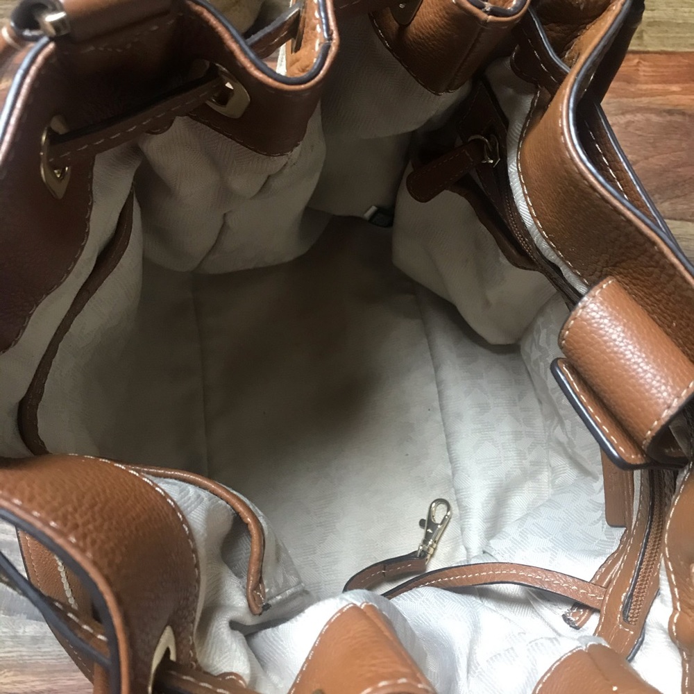 Michael Kors Large Marina Drawstring Shoulder Bag - image 6